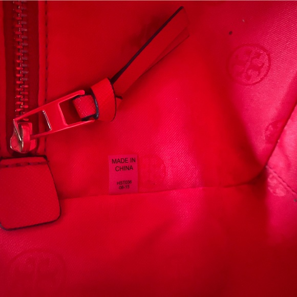 Tory Burch Robinson Mini Square Tote. - Picture 6 of 8